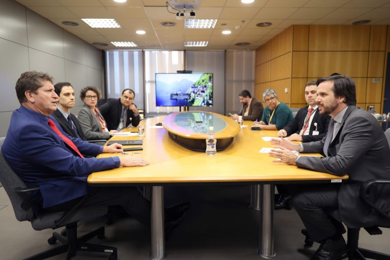 Secretário de Comunicação da Câmara dos Deputados Jilmar Tatto em reunião com o Presidente da Anatel Carlos Manuel Baigorri
