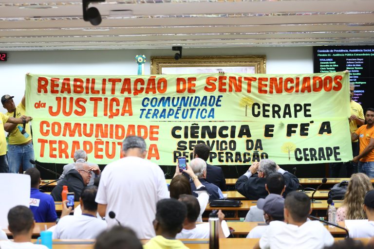 Audiência Pública – Comunidades Terapêuticas e Organizações da Sociedade Civil - Atendimento psiquiátrico