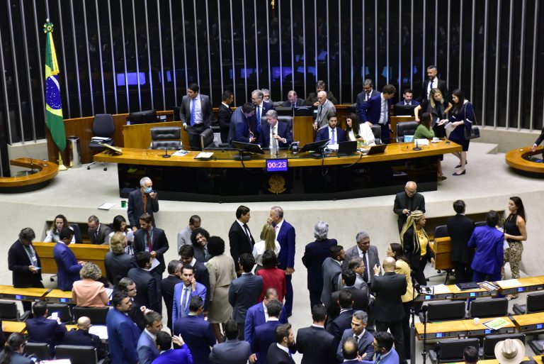 Sessão para a votação de propostas legislativas