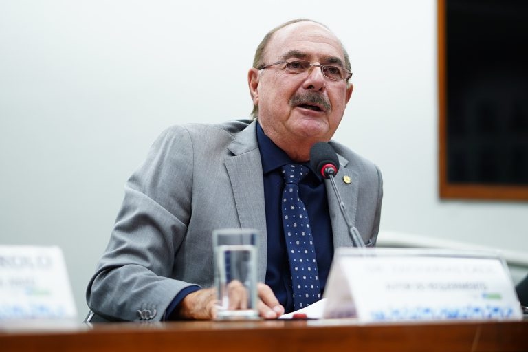 Audiência Pública - Acesso da população de pacientes portadores de diabetes e obesidade, às vacinas oferecidas nos Centros de Referência para Imunobiológicos Especiais (CRIE). Dep. Dr. Zacharias Calil (UNIÃO - GO)